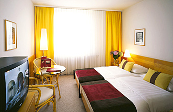 Hotel Drei Lowen München Zimmer