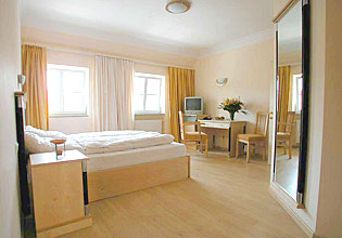 Atlas Hotel M�nchen room