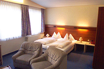 Continental Hotel Saarbrucken Zimmer